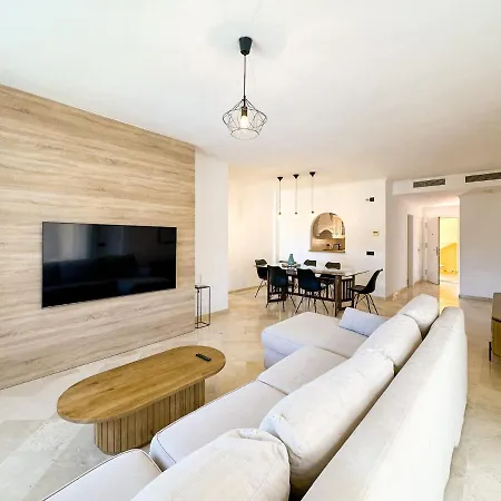 Penthouse Rooftop Terrace 3bed Pool Family Only Apartment *