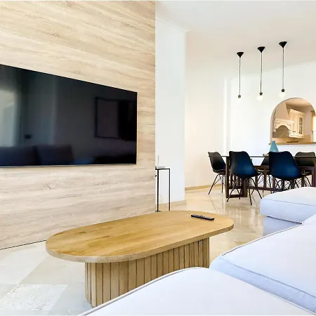 Penthouse Rooftop Terrace 3bed Pool Family Only Apartment *