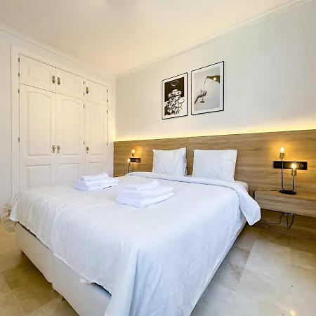 Apartment Penthouse Rooftop Terrace 3bed Pool Family Only Marbella